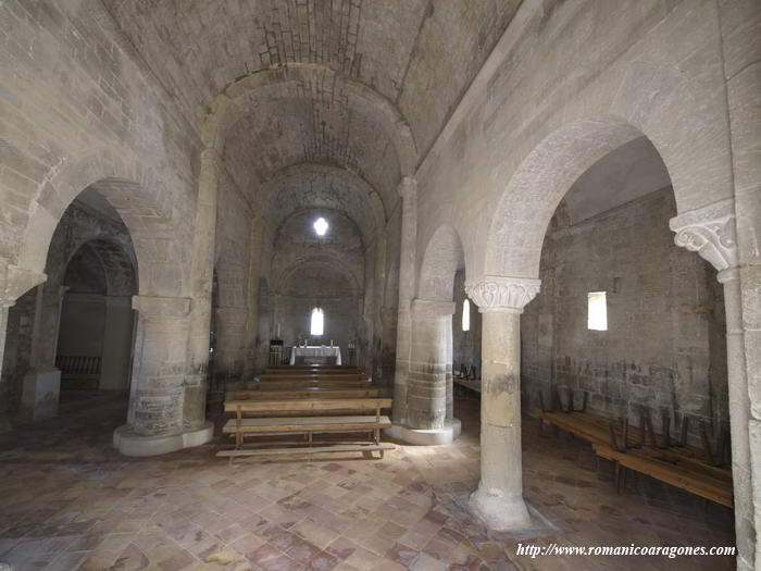 INTERIOR DEL TEMPLO. NAVE CENTRAL HACIA LA CABECERA